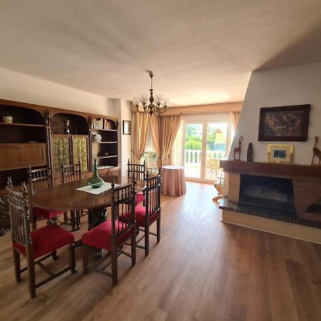 Villa De La Acacia Gojar Екстериор снимка