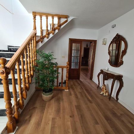 Villa De La Acacia Gojar Екстериор снимка