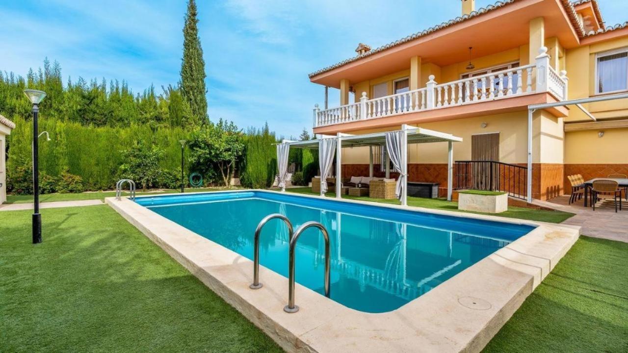 Villa De La Acacia Gojar Екстериор снимка