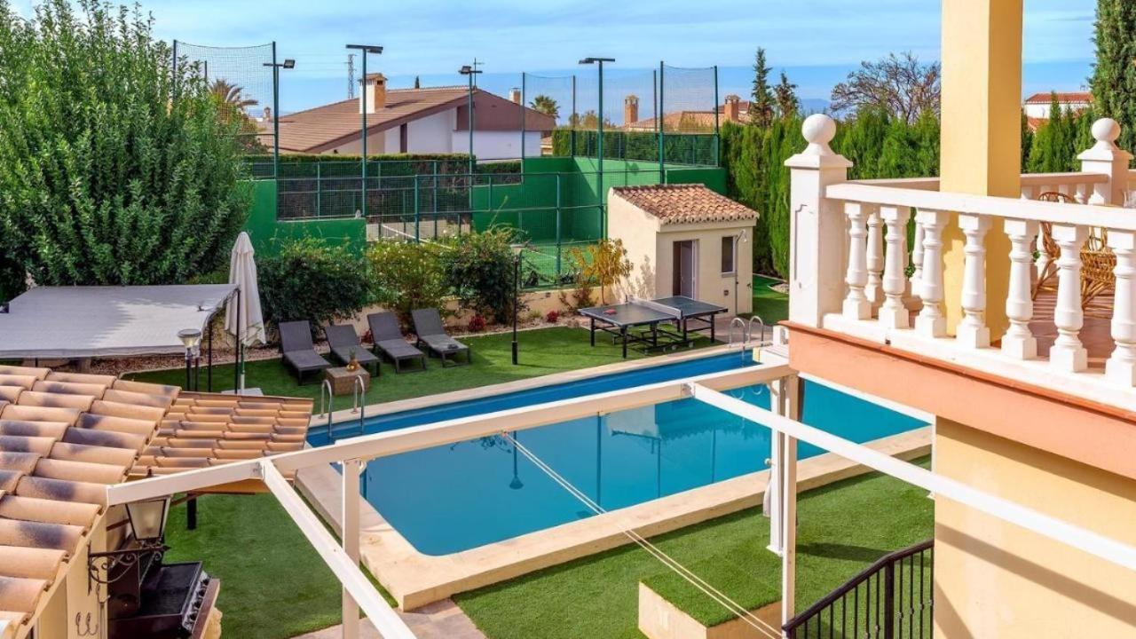 Villa De La Acacia Gojar Екстериор снимка