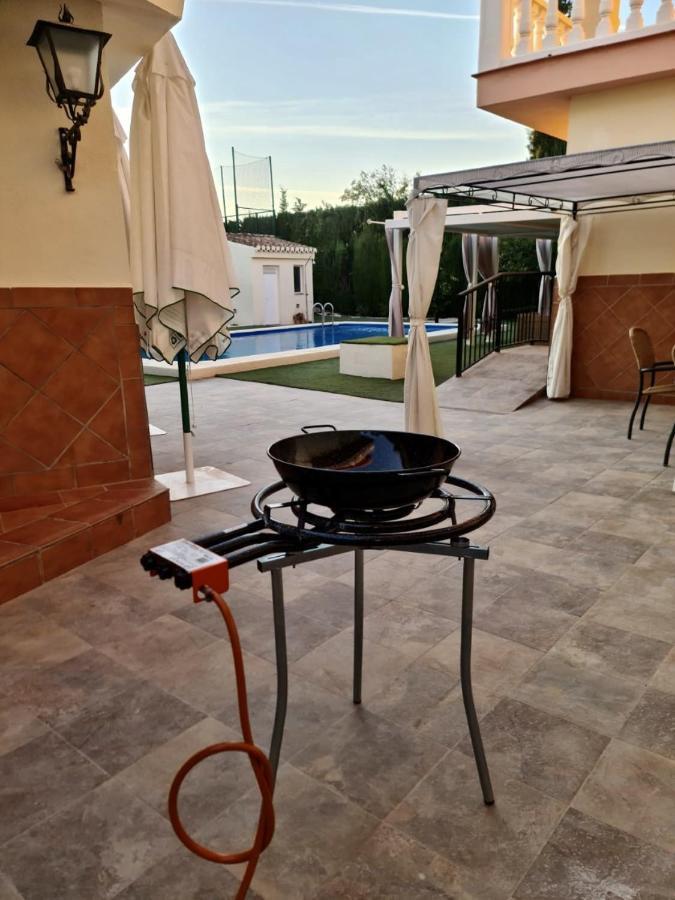 Villa De La Acacia Gojar Екстериор снимка