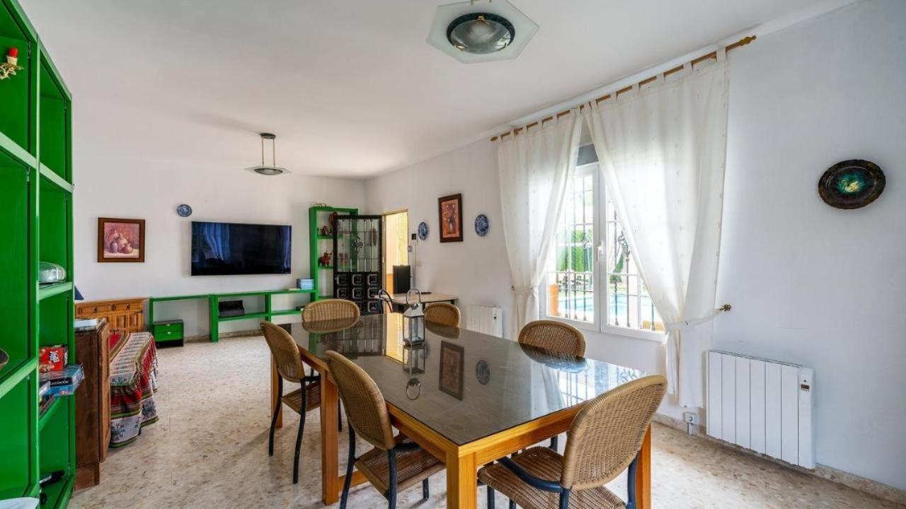 Villa De La Acacia Gojar Екстериор снимка
