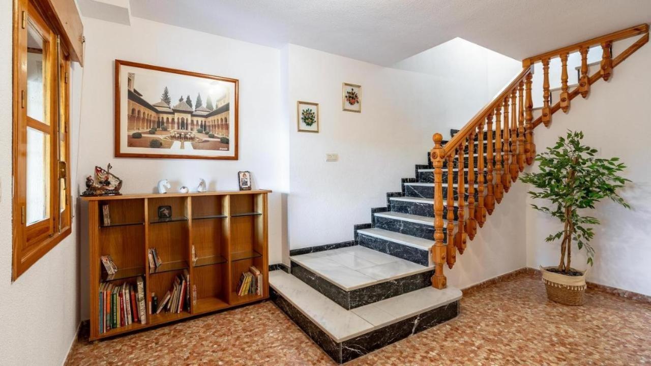 Villa De La Acacia Gojar Екстериор снимка