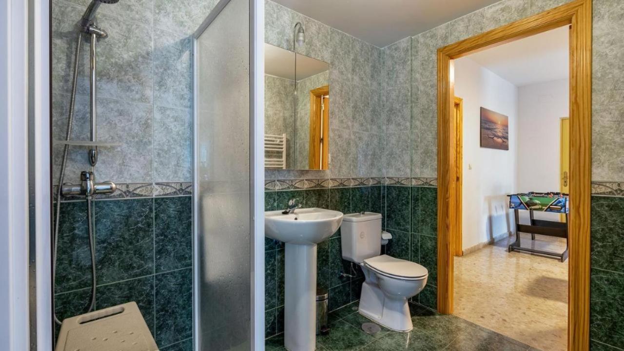 Villa De La Acacia Gojar Екстериор снимка