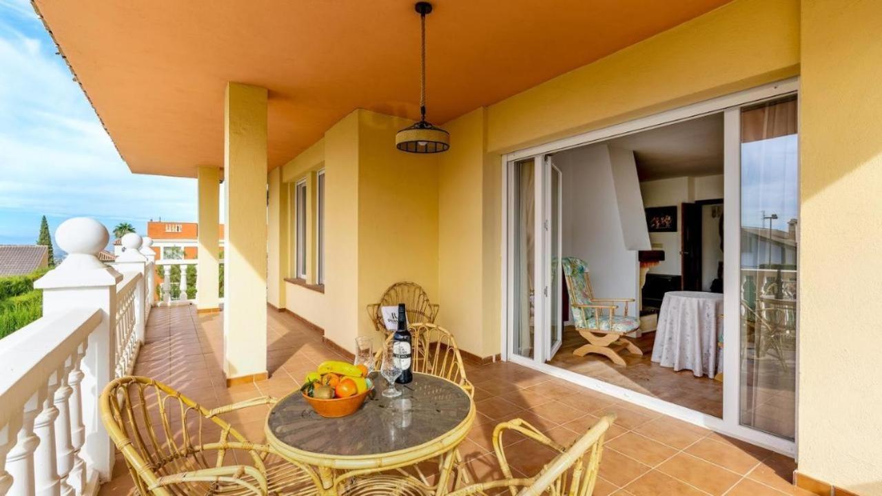 Villa De La Acacia Gojar Екстериор снимка