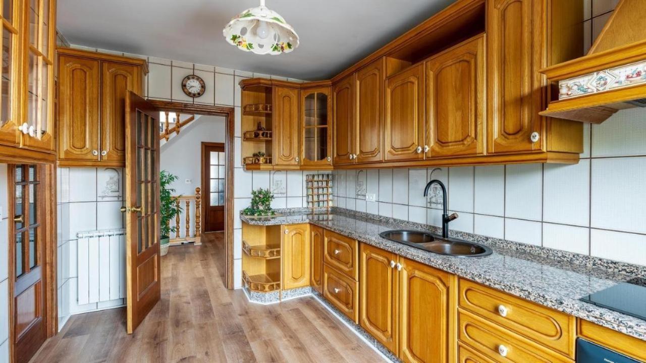 Villa De La Acacia Gojar Екстериор снимка